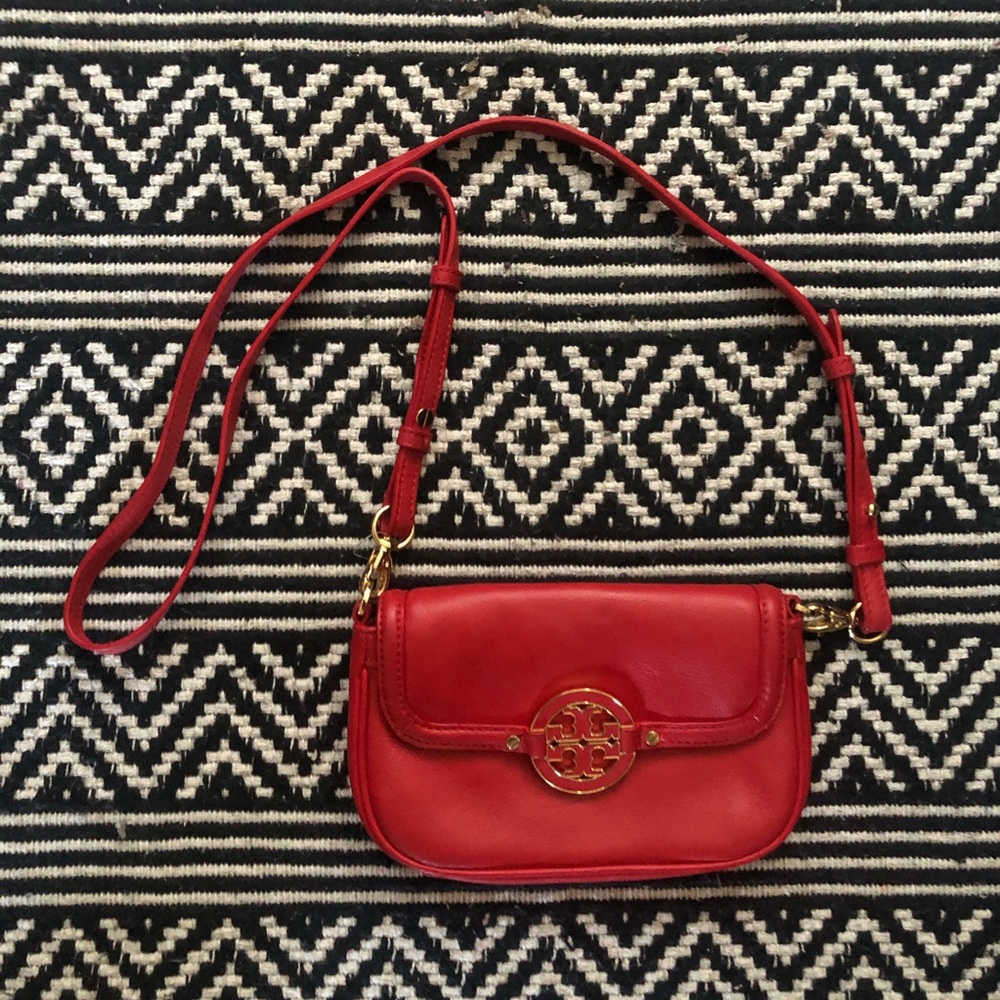 Tory Burch ‘Amanda’ Crossbody, red